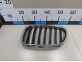 Решетка радиатора левая