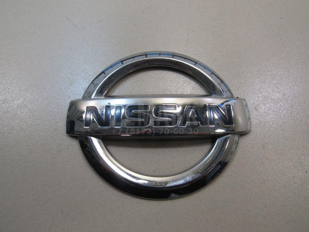 Эмблема на крышку багажника 84890JH00A Nissan
