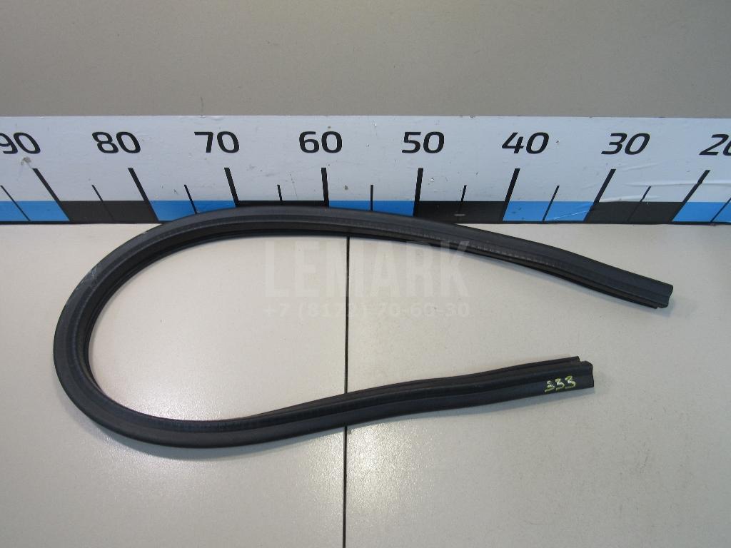 Уплотнитель капота 6V0823723A VAG