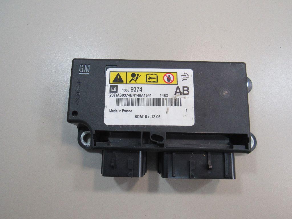 Блок управления AIR BAG 13589374 GM