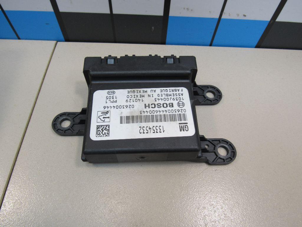 Блок управления парктроником 13354532 GM