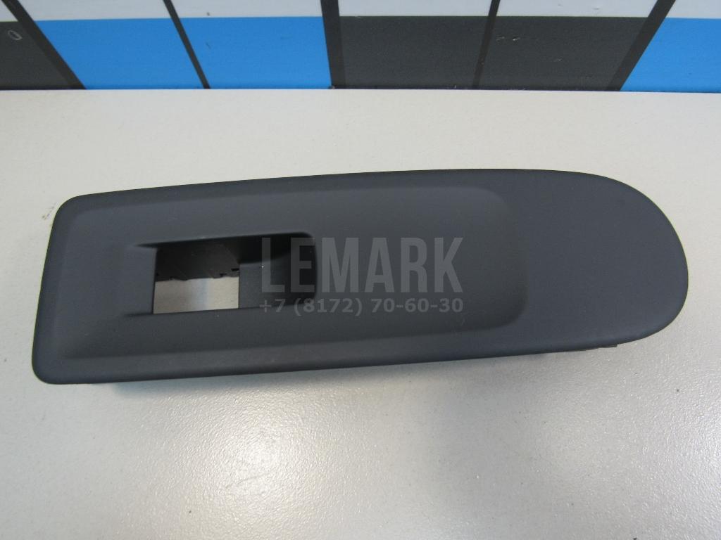 Накладка блока управления стеклоподъемниками 5K086725681U VAG