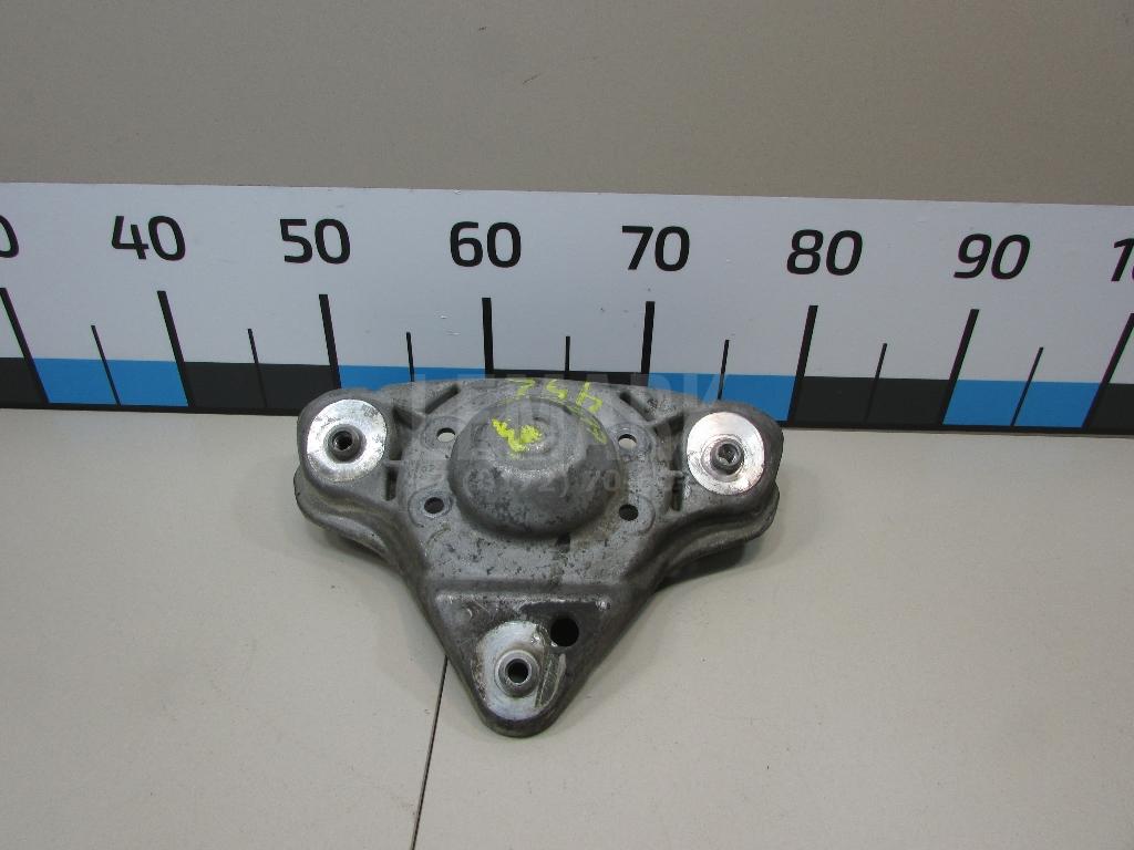 Кронштейн амортизатора 8D0412383E VAG