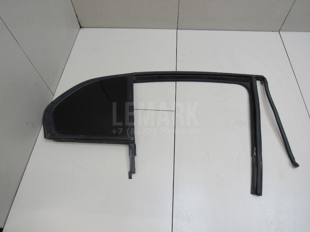 Стекло двери задней правой (форточка) 3T5845210G VAG