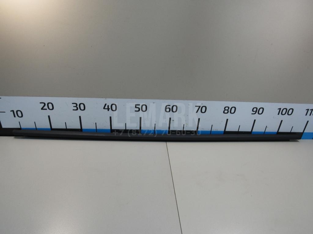 Накладка стекла заднего правого 5G6839478D5AP VAG
