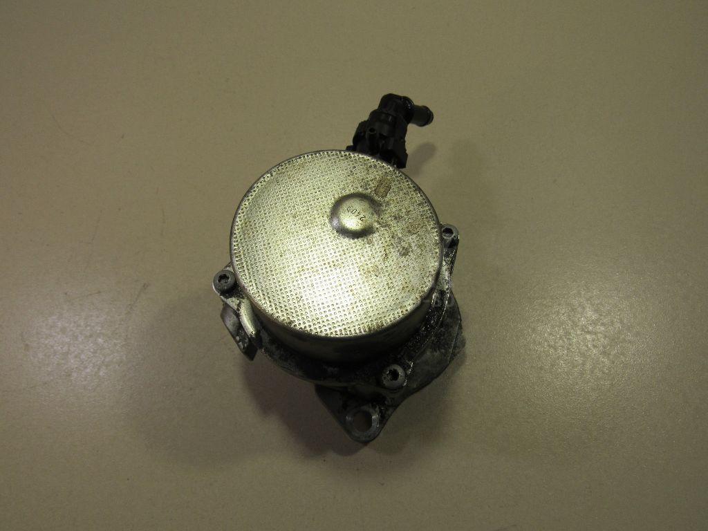 Насос вакуумный 1465000Q1F Nissan