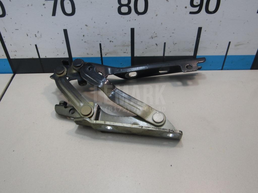 Петля капота правая 5K0823302B VAG