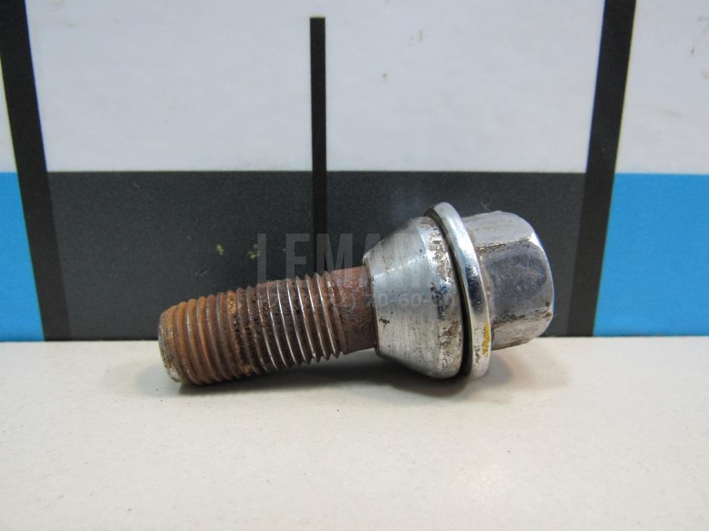 Болт передней ступицы 30670602 Volvo
