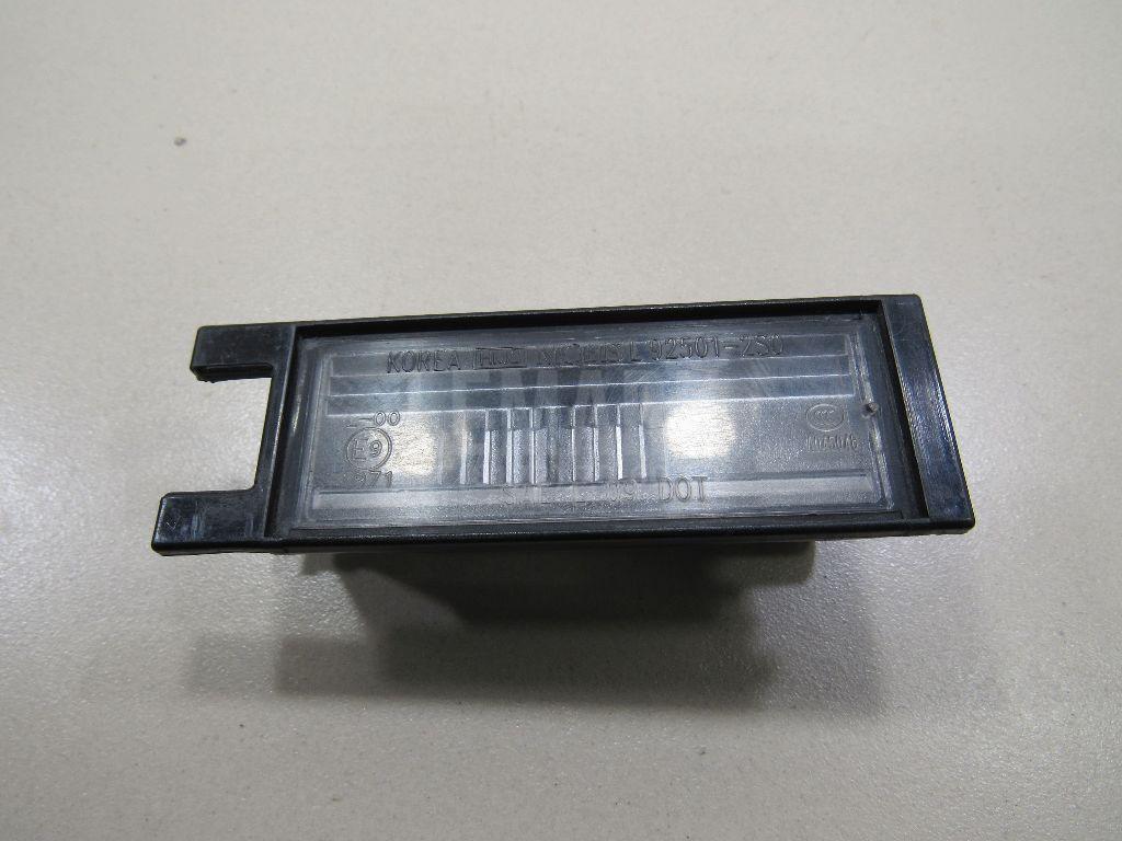 Фонарь подсветки номера 925102S000 Hyundai-Kia