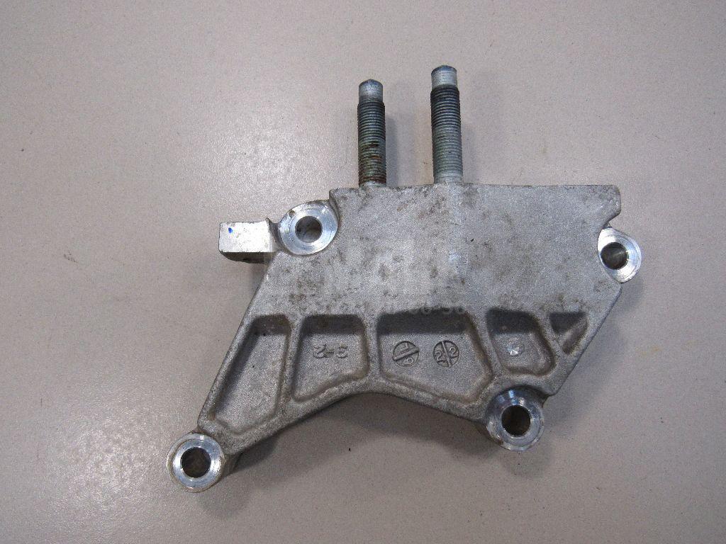 Кронштейн двигателя правый 216702F010 Hyundai-Kia