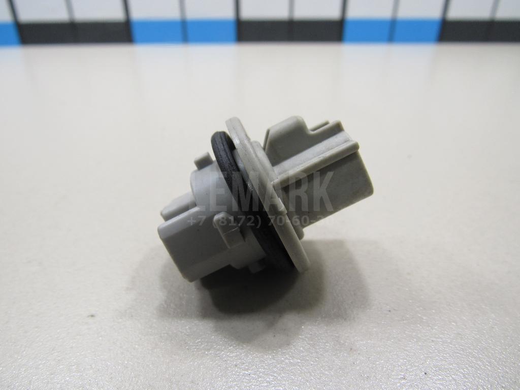 Патрон лампы 8151552270 Toyota