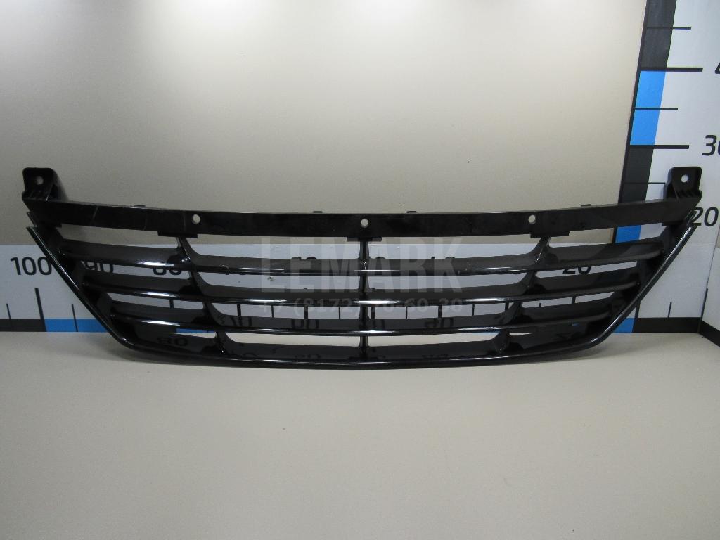 Решетка в бампер центральная 865612Y000 Hyundai-Kia
