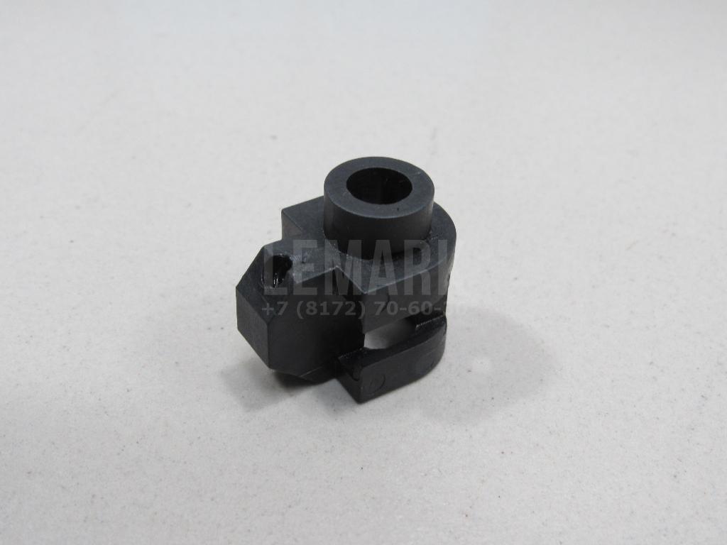 Крепеж 1372016 Ford