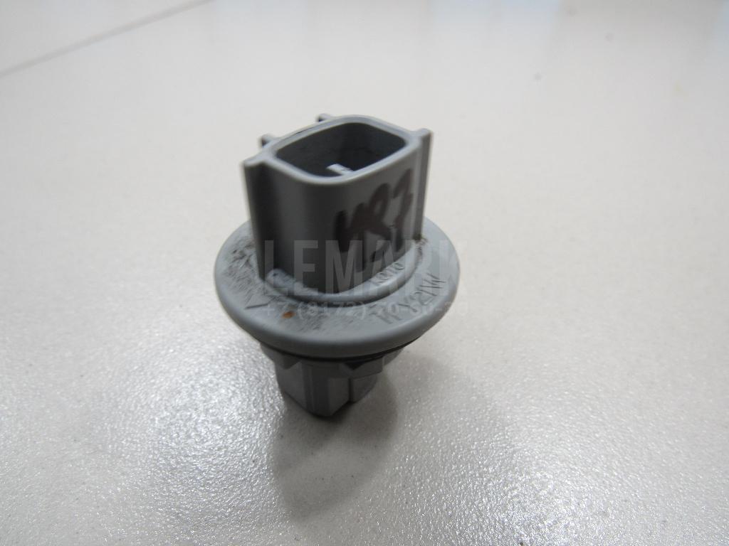 Патрон лампы 9007560028 Toyota