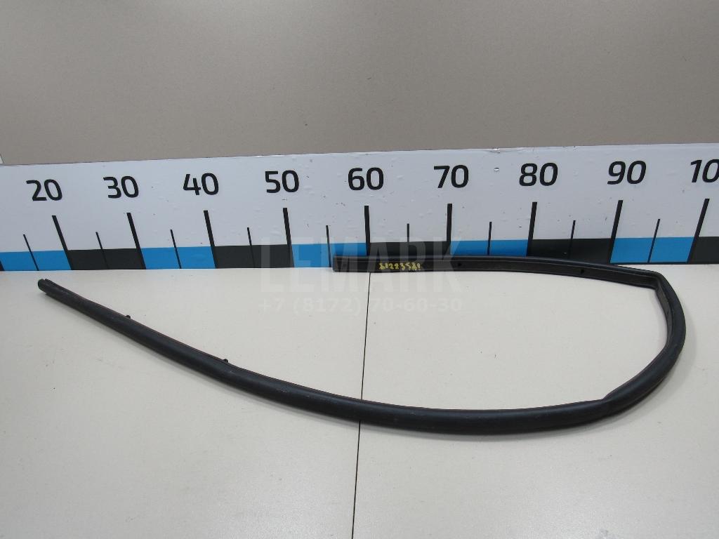 Уплотнитель капота 5338360080 Toyota
