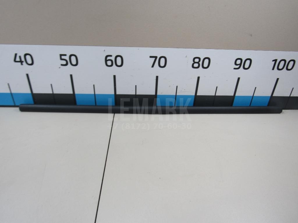 Уплотнитель капота 5G0823707 VAG
