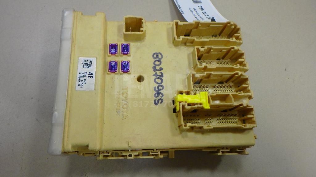 Блок предохранителей 8273042750 Toyota