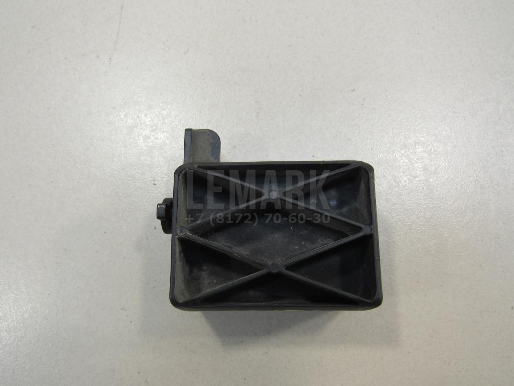 Крепеж решетки радиатора 1457649 Ford