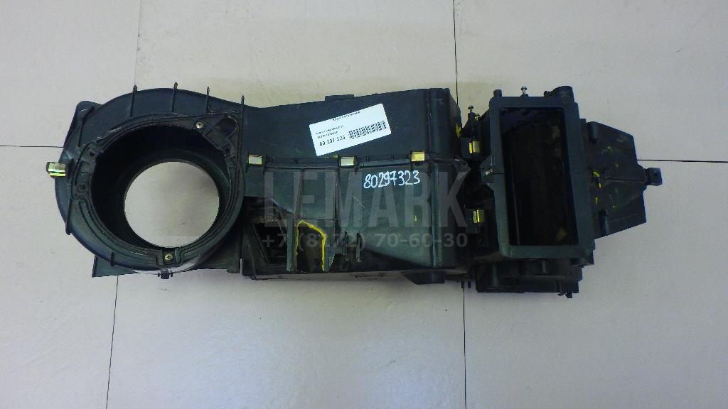 Корпус отопителя 8D1820024B VAG