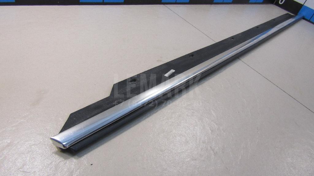Накладка стекла заднего левого для  BMW X3 E83 2004-2010