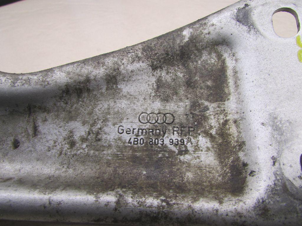 Кронштейн (сопут. товар) для  Audi 100/200 [44] 1983-1991