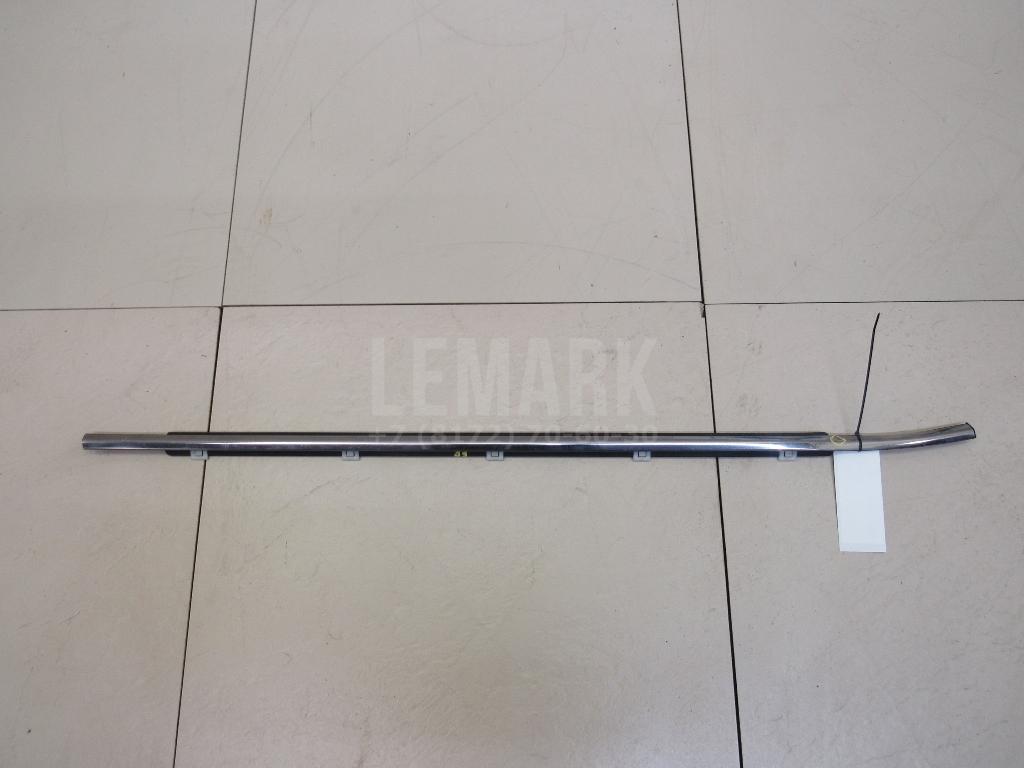 Накладка стекла переднего правого 822202W000 Hyundai-Kia
