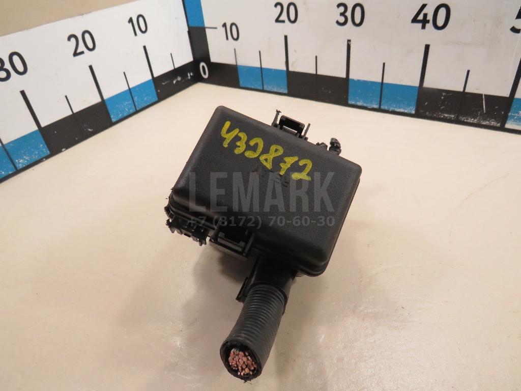 Блок предохранителей 8266042060 Toyota