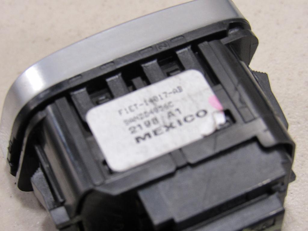 Кнопка центрального замка для  Ford Focus I 1998-2005