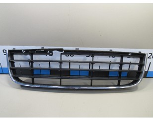 Решетка в бампер центральная для VW Golf V 2003-2009 с разборки состояние под восстановление