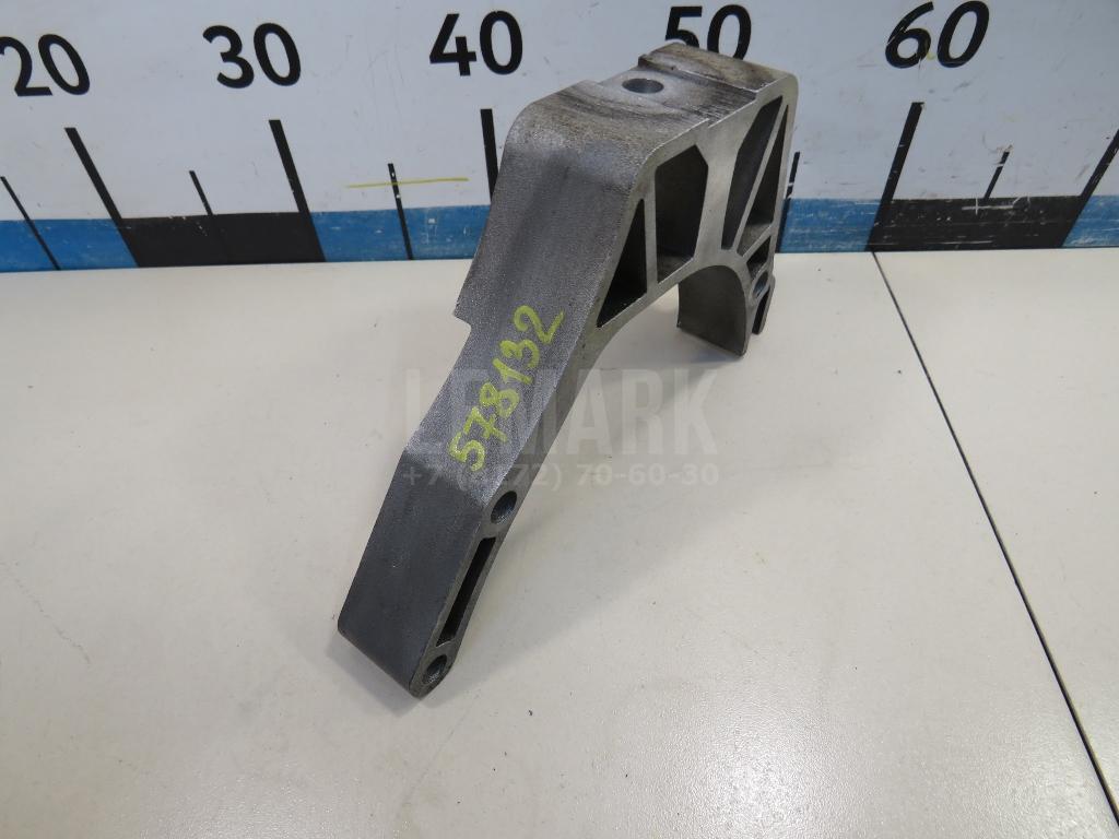 Кронштейн опоры двигателя для  Ford Focus II 2008-2011