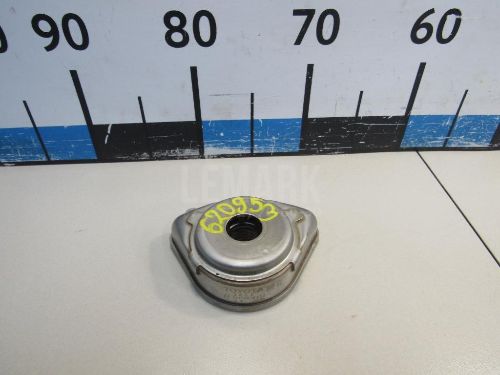 Радиатор масляный 1571036010 Toyota