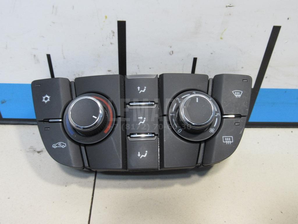 Блок управления отопителем 13360099 GM