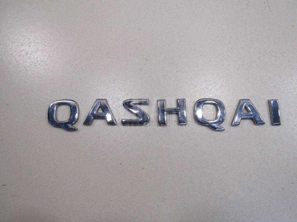 Эмблема на крышку багажника 90892JD000 Nissan