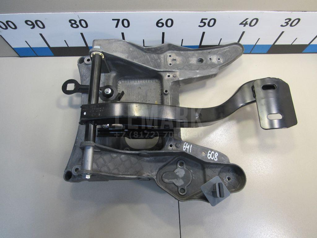 Кронштейн крепления педали 7L0723117 VAG