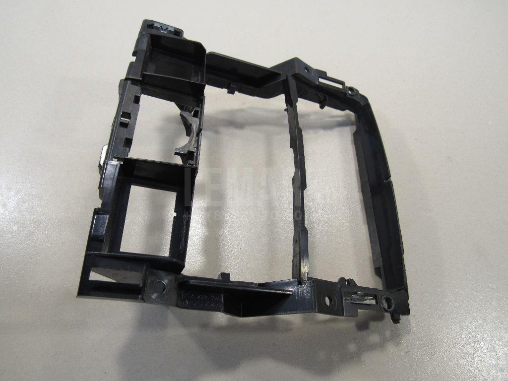 Рамка магнитолы 7L6864251C VAG
