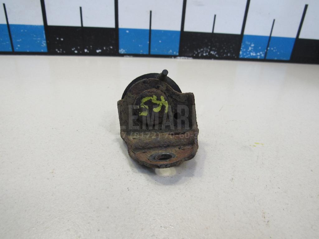 Кронштейн радиатора 8846360010 Toyota
