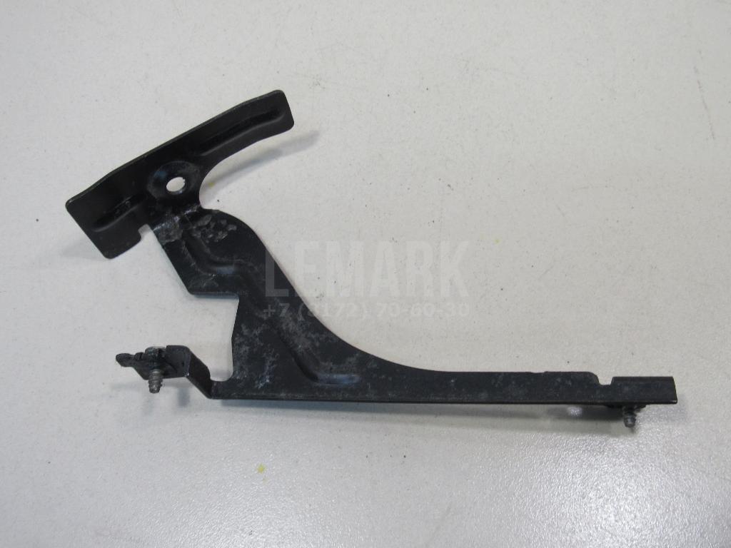 Кронштейн (сопут. товар) для  Audi 100/200 [43] 0-1983