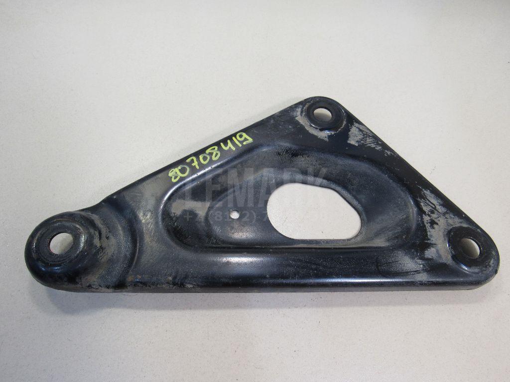 Кронштейн передней балки 302038 GM