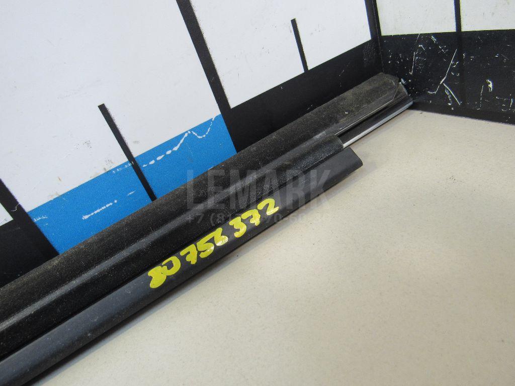 Накладка стекла заднего правого для  Astra HD 8 2005-2011