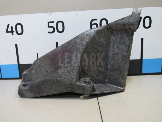 Кронштейн двигателя левый 8D0199307P VAG