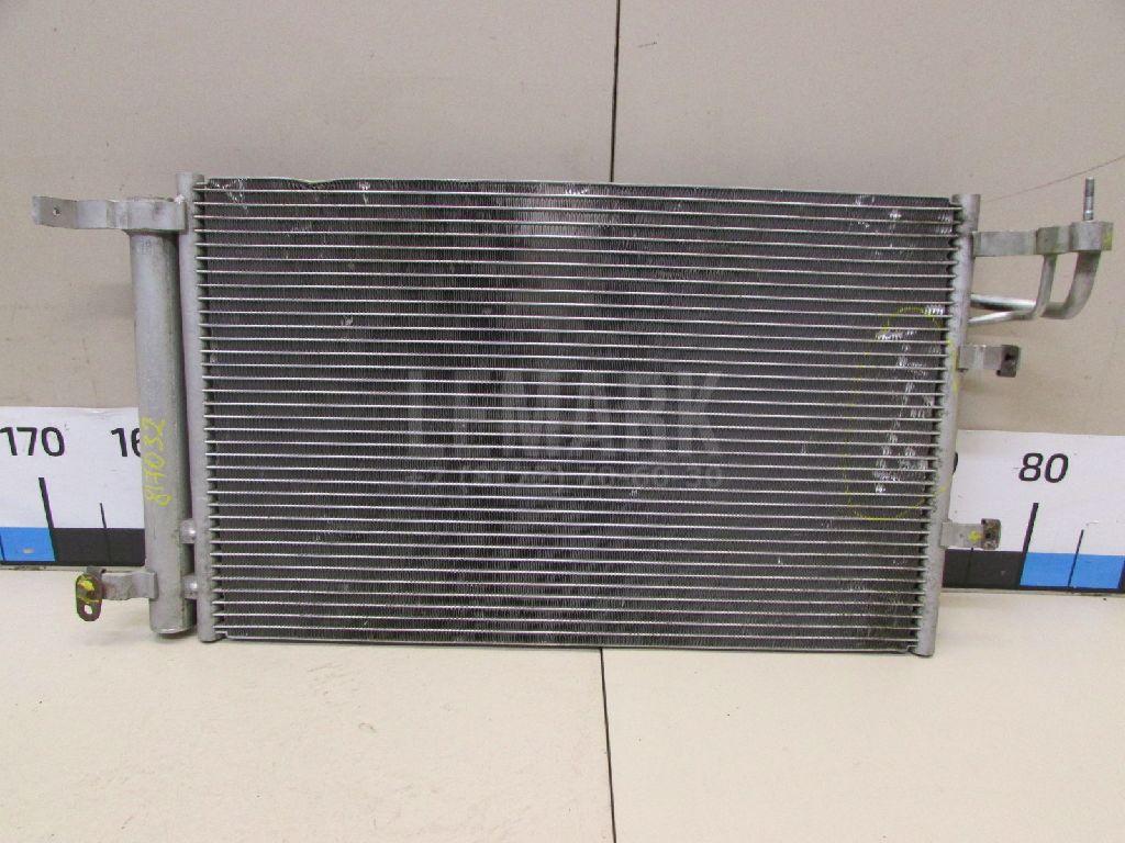 Радиатор кондиционера (конденсер) LRAC08F2 Luzar