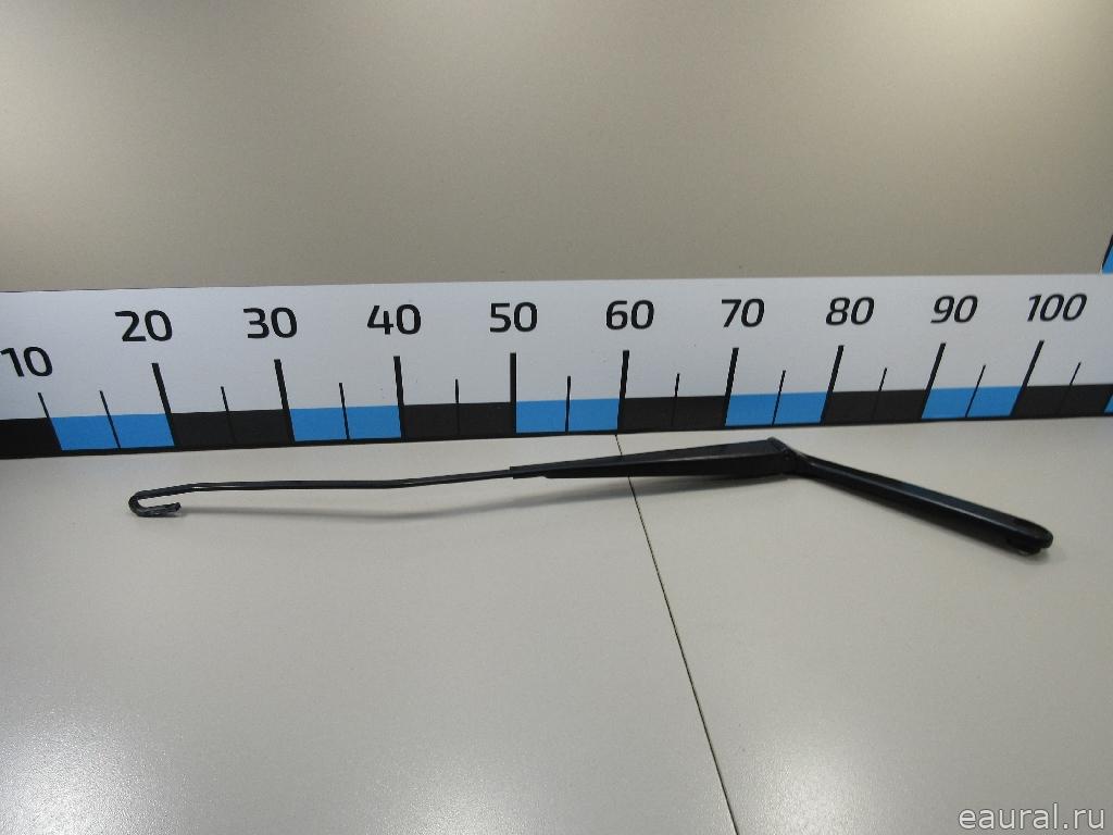 Поводок стеклоочистителя передний правый