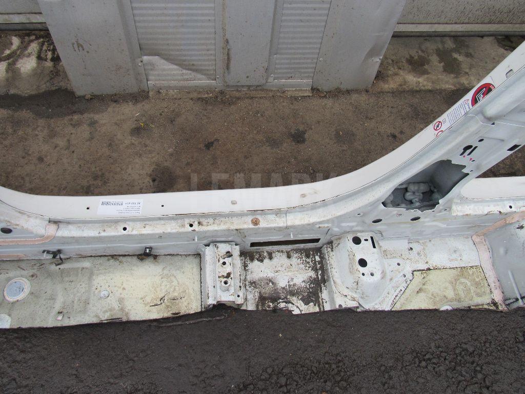 Порог со стойкой правый для  Cadillac Escalade II 2000-2006