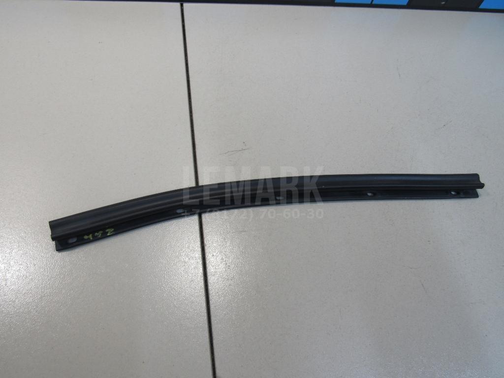 Уплотнитель капота 1T0823708C VAG