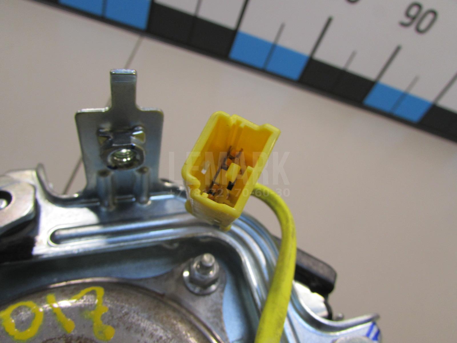 Подушка безопасности в рулевое колесо