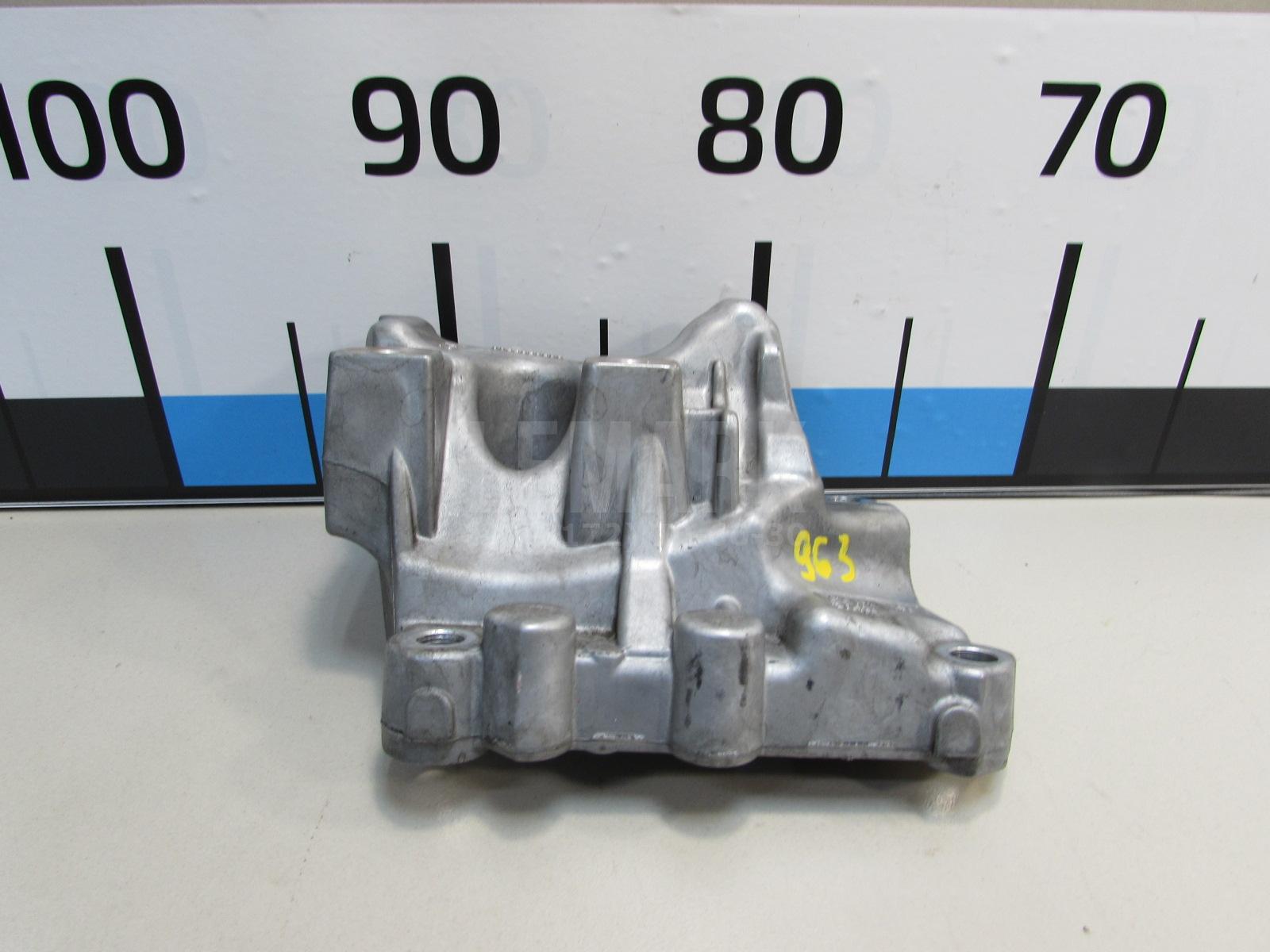 Кронштейн топливного фильтра LR001314 Land Rover