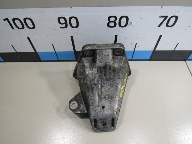 Кронштейн двигателя правый 8D0199308D VAG