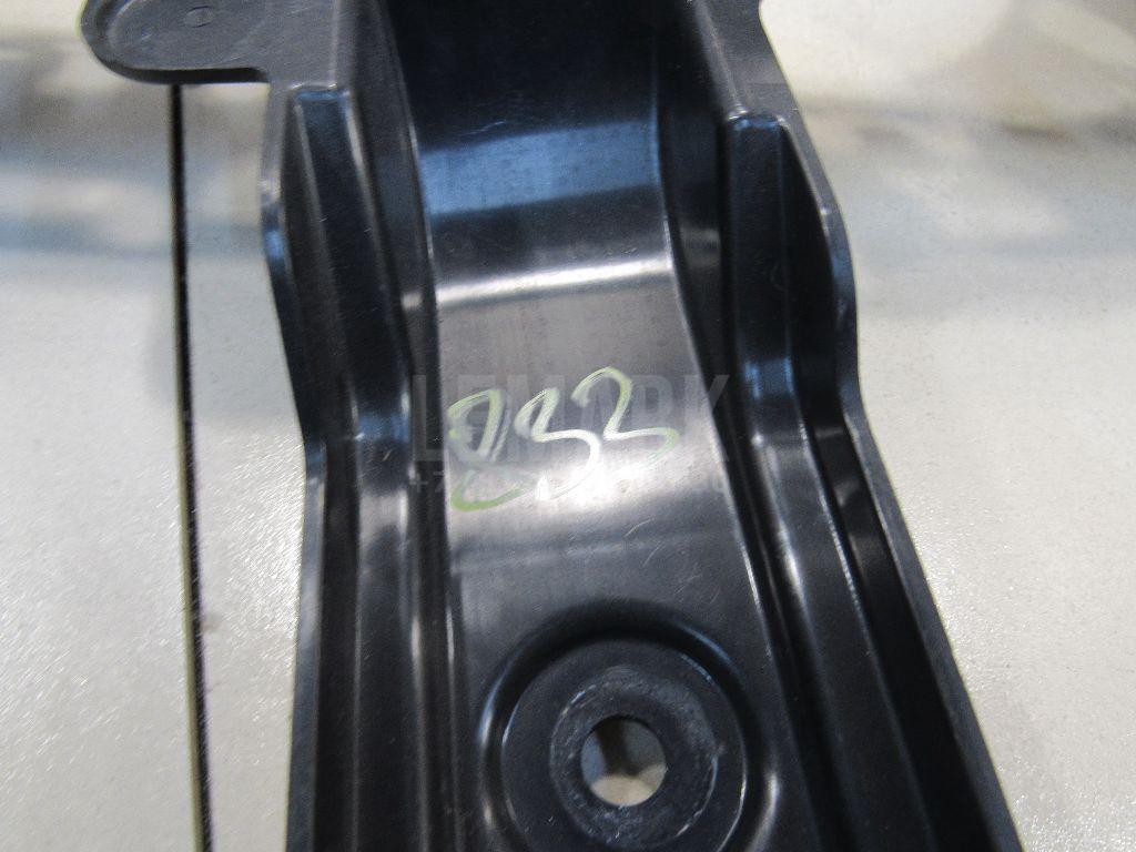 Кронштейн заднего бампера правый для  BMW Z4 E85/E86 2002-2008