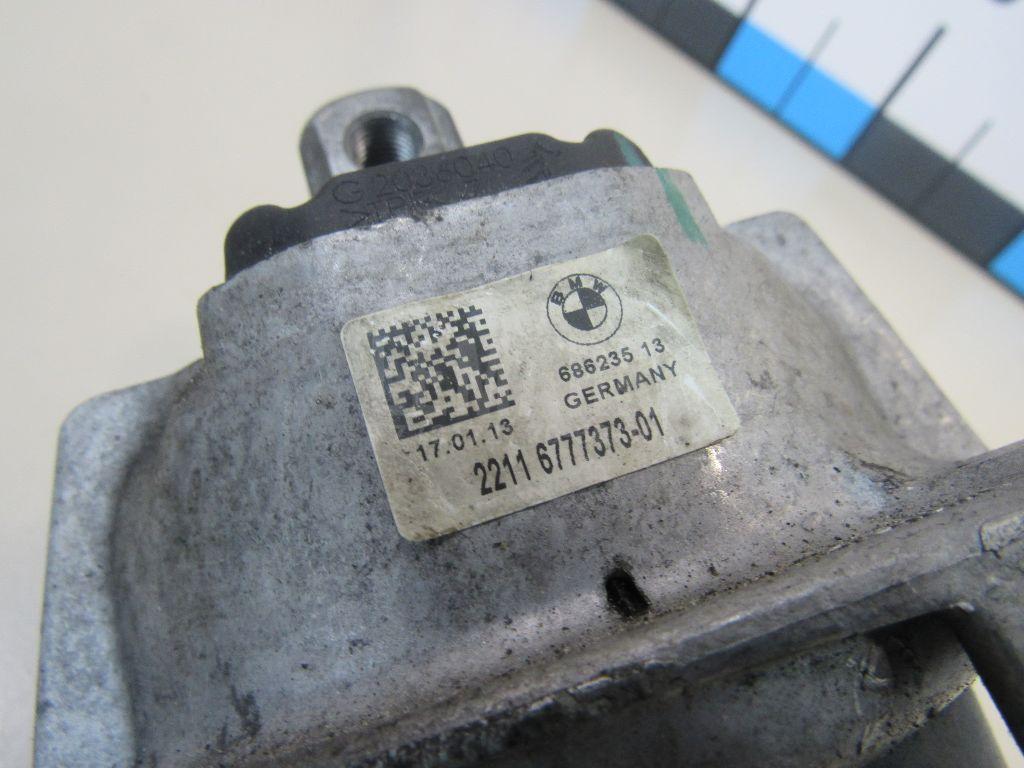 Опора двигателя левая для  Audi A4 [B7] 2005-2007