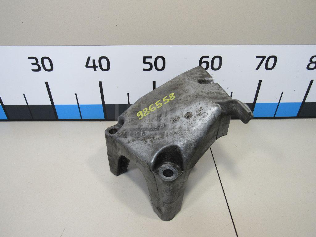 Кронштейн двигателя правый 13248477 GM